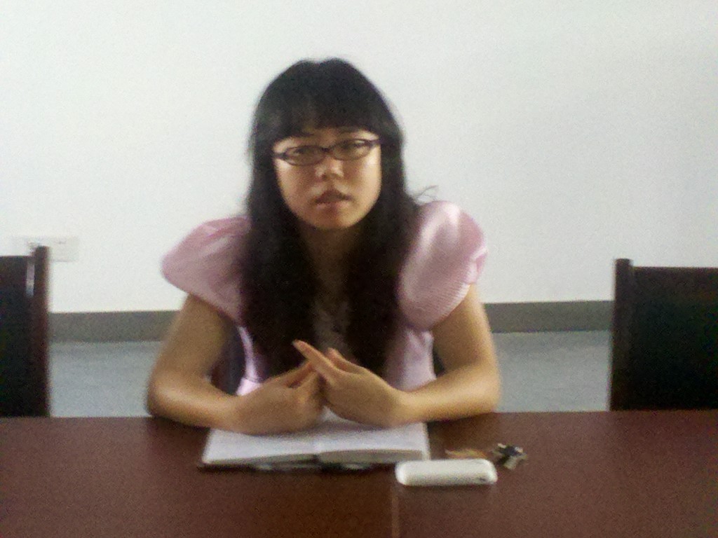 图为:电子信息工程系分团委书记陈宇老师正在讲话 图为:电子信息工程系分团委书记陈宇老师正在讲话