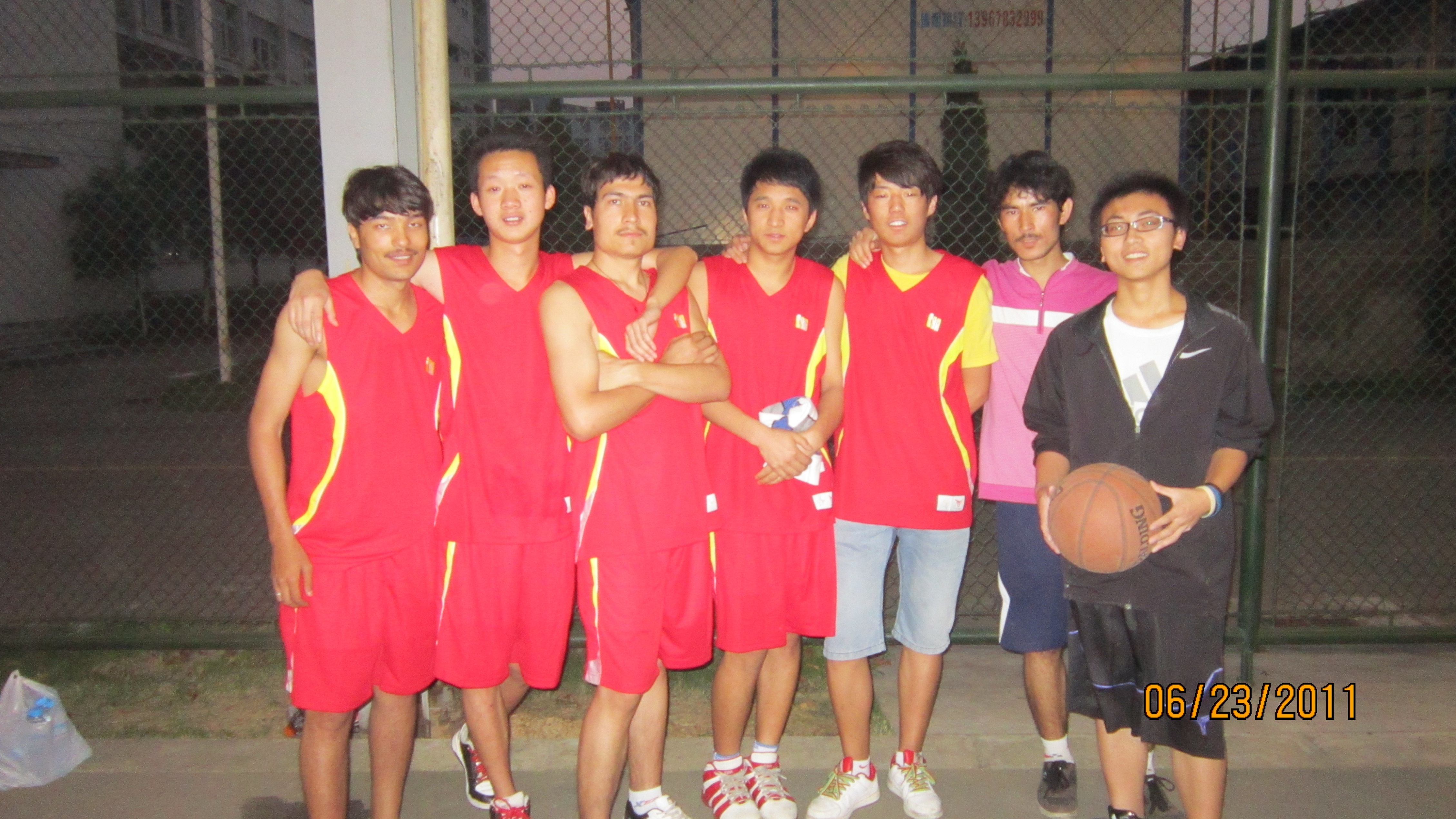 图为：电子信息工程系球员合照