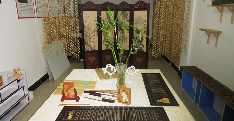 图为：竹刻工作室