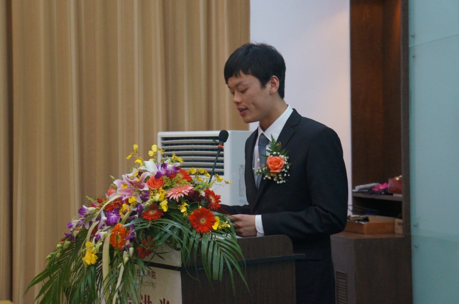 图为本次双代会候选人激情的演讲