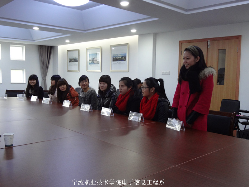 图为：商帮班面试现场